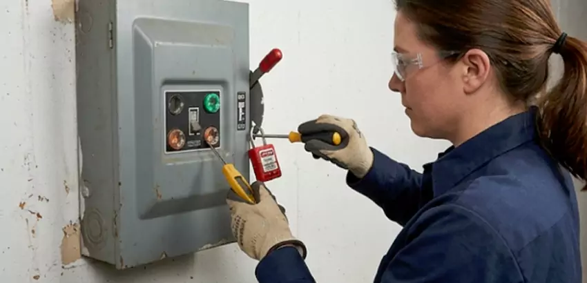 Motion Sensor Light Switch Replacement in Powder Springs